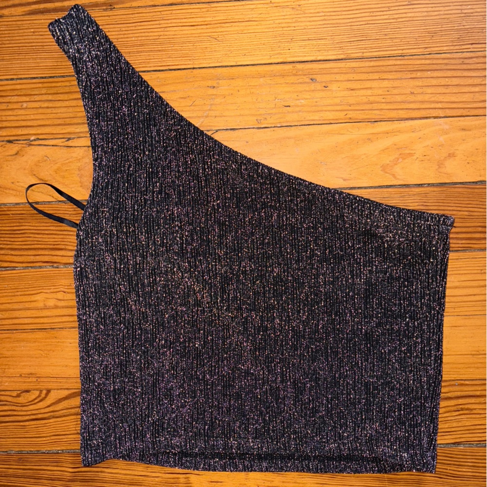 NWT Forever 21 One Shoulder Going Out Top